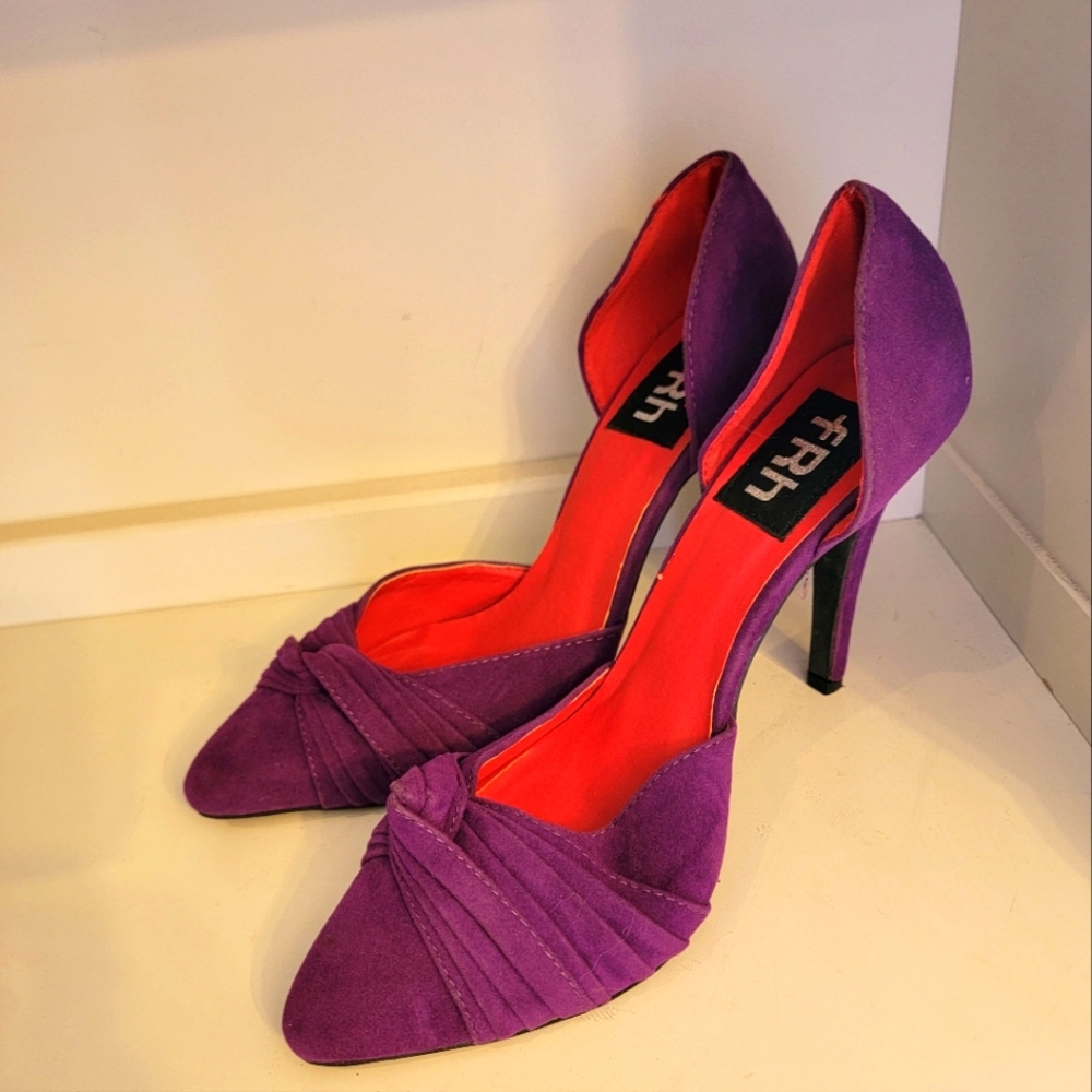 2/$30...Size 7.5 Fahrenheit CR-03 Purple Velvet Pointed D-Orsay Pumps